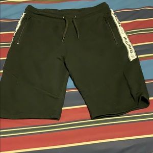 H&M black shorts! Bargains accepted!!